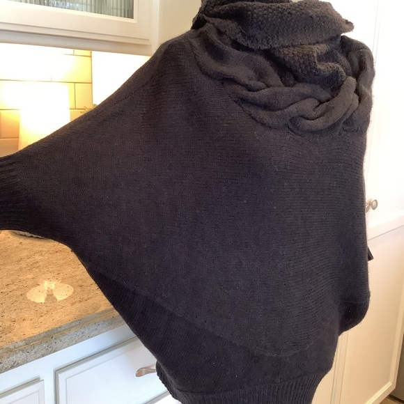 Vince Black Sweater Cowl Neck Size Medium - Picture 5 of 10
